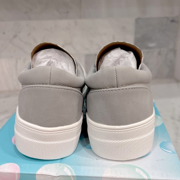 SODA Women’s Faux Leather Gray Croft Slip On - Picture 8 of 13